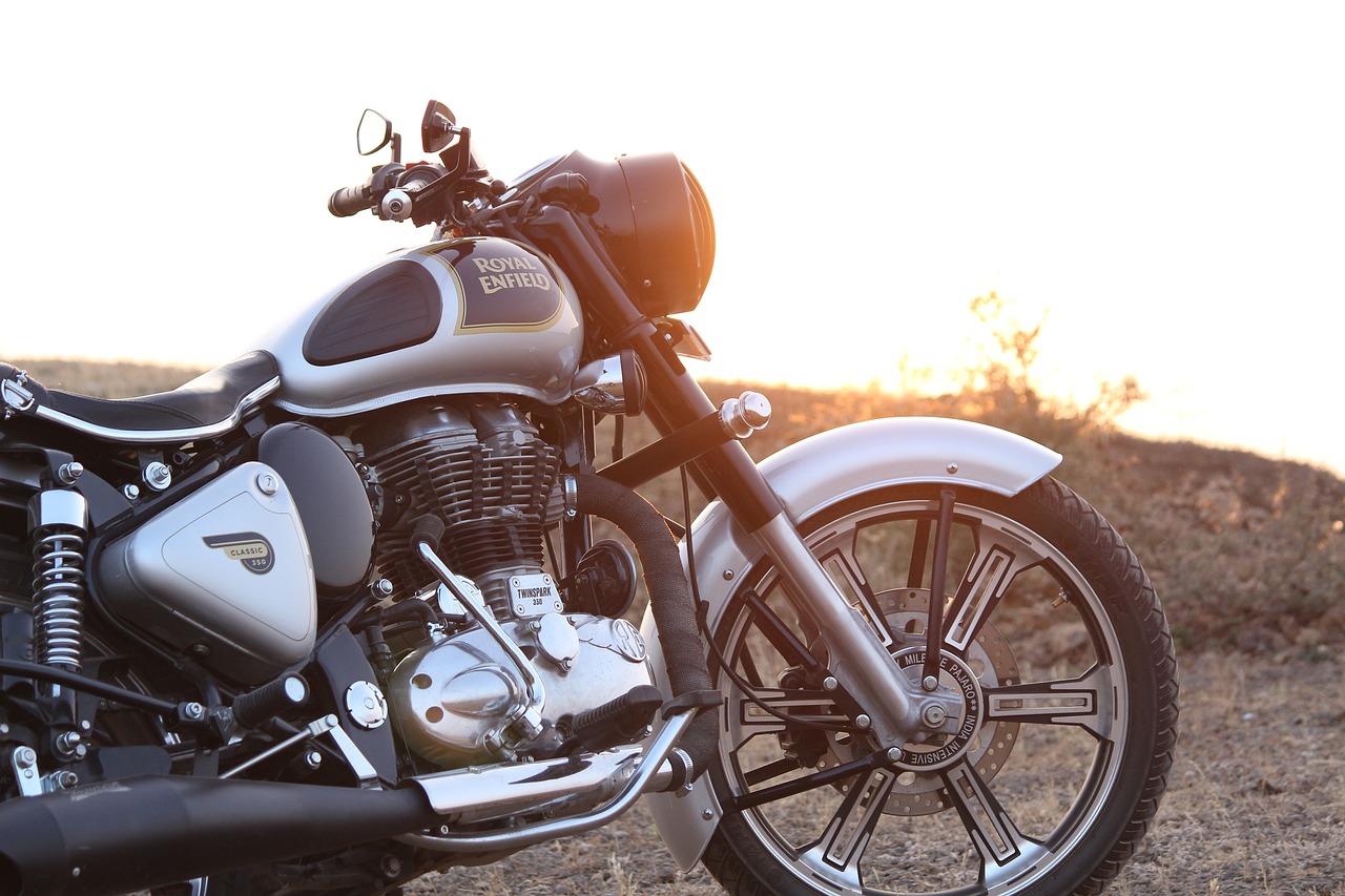 You are currently viewing Maintaining Your Royal Enfield: A Guide to Keeping Your Ride Running Smooth